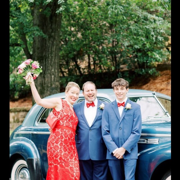 Meet your Posher, Lisa - Picture 2 of 10